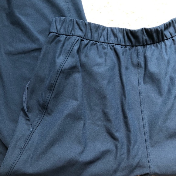 Lululemon Essential High Rise Trouser - Picture 4 of 8